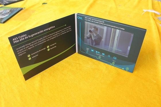 Bon prix Brochure vidéo LCD rechargeable pliée pour la conférence d'événement ROHS en ligne